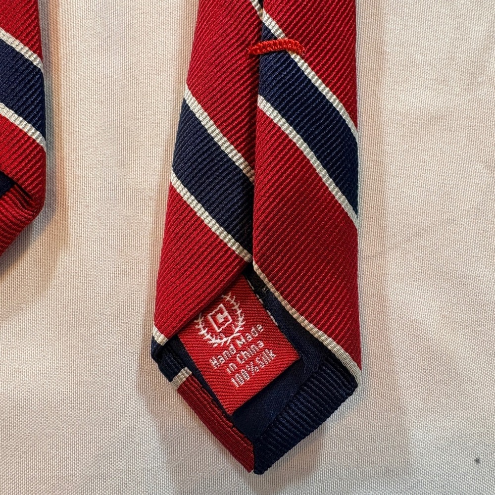Chaps Striped Necktie Mens One‎ Size Red Navy Blue Silk Classic Rep Stripe Tie - Picture 4 of 6